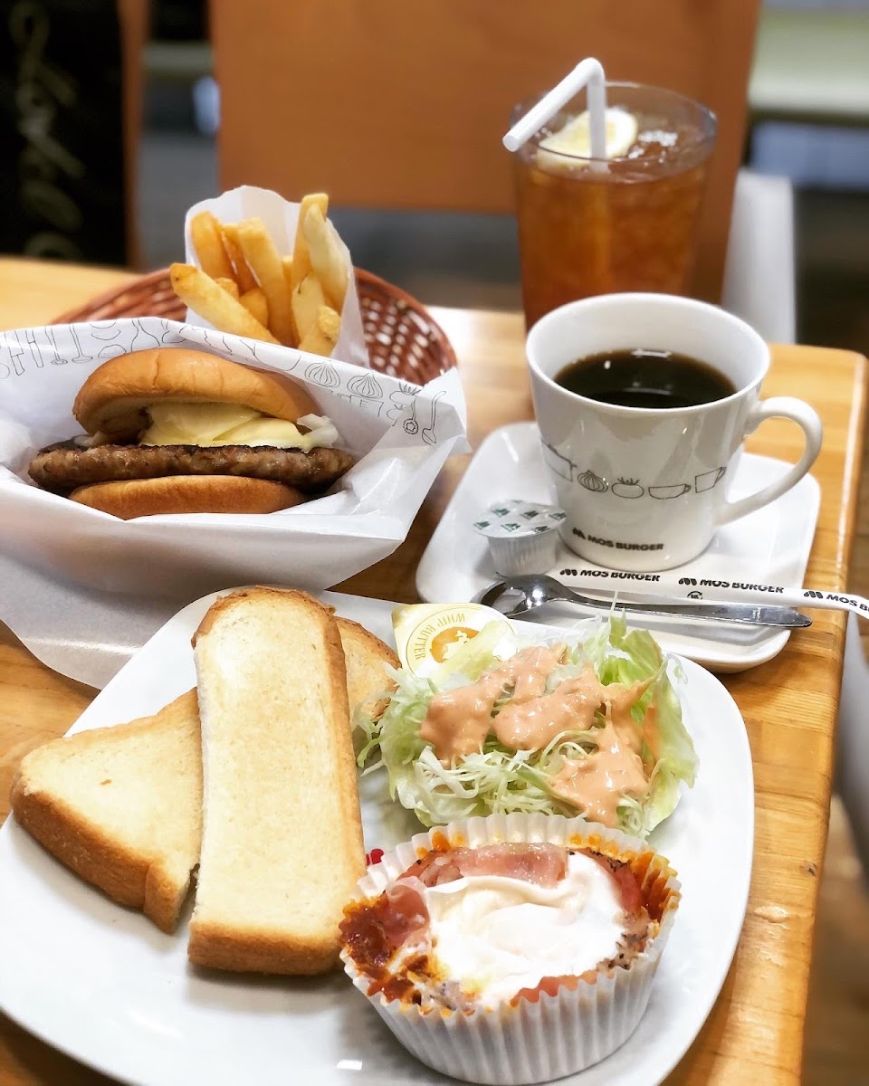 Mos Burger - Yukigaya-Otsuka Photos 2